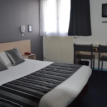 Hotel The Originals Hôtel, Aéroport 3*