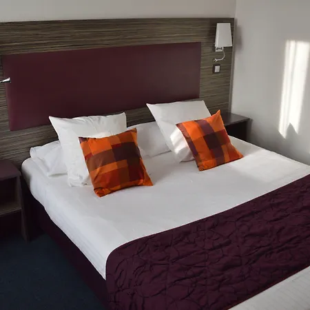 The Originals Hôtel, Aéroport