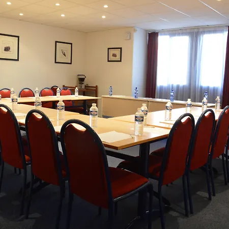 Hotel The Originals Hôtel, Aéroport