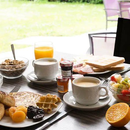 Hotel The Originals Hôtel, Aéroport 3*