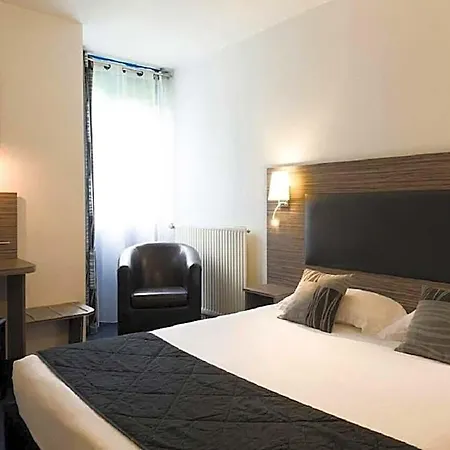 Hotel The Originals Hotel, Aeroport 3*