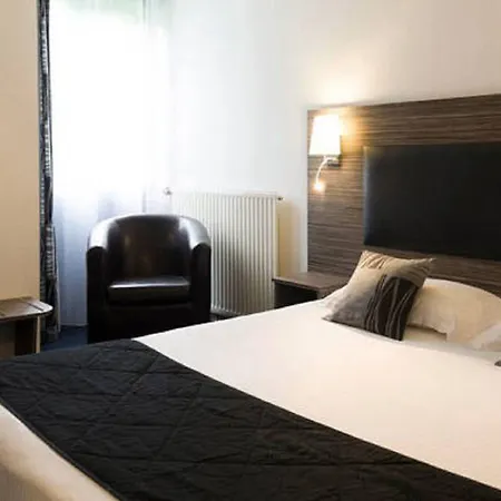 酒店 The Originals Hotel, Aeroport 3*