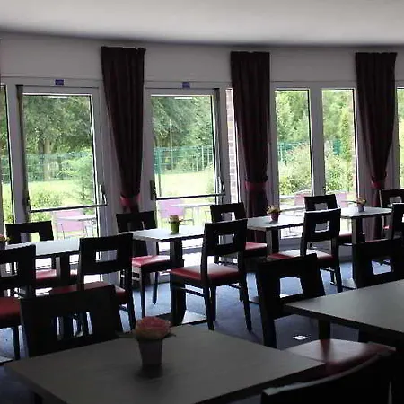 Hotel The Originals Hotel, Aeroport Beauvais