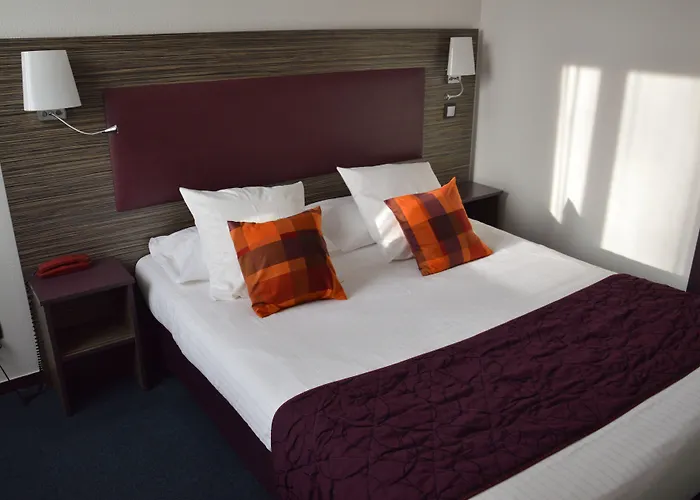 The Originals Hôtel, Aéroport