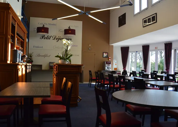 Hotel The Originals Hôtel, Aéroport Beauvais